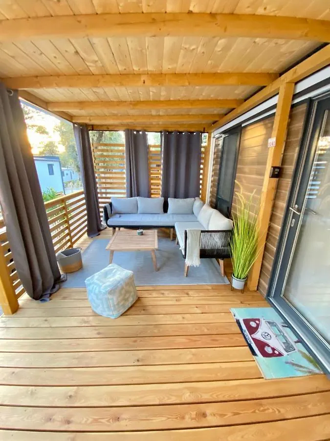 Mobile Homes Malu Biograd Na Moru 4*,