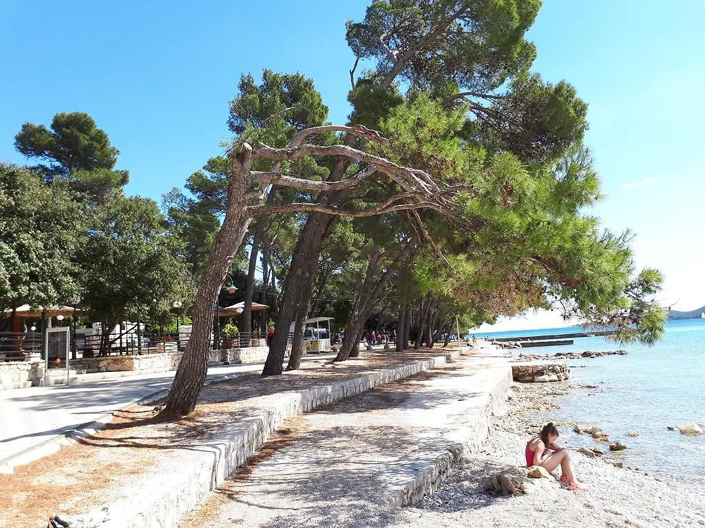 Mobile Homes Malu Biograd Na Moru 4*,