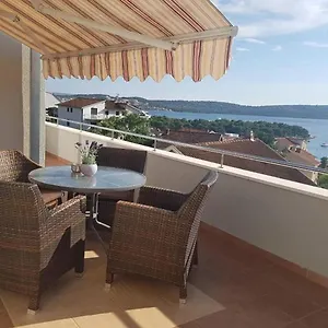 apartments-javi.hotels-in-trogir.com/