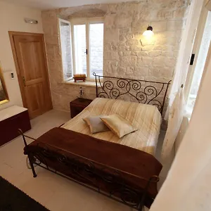 tragurium-salona-apartments.splithotels.org/