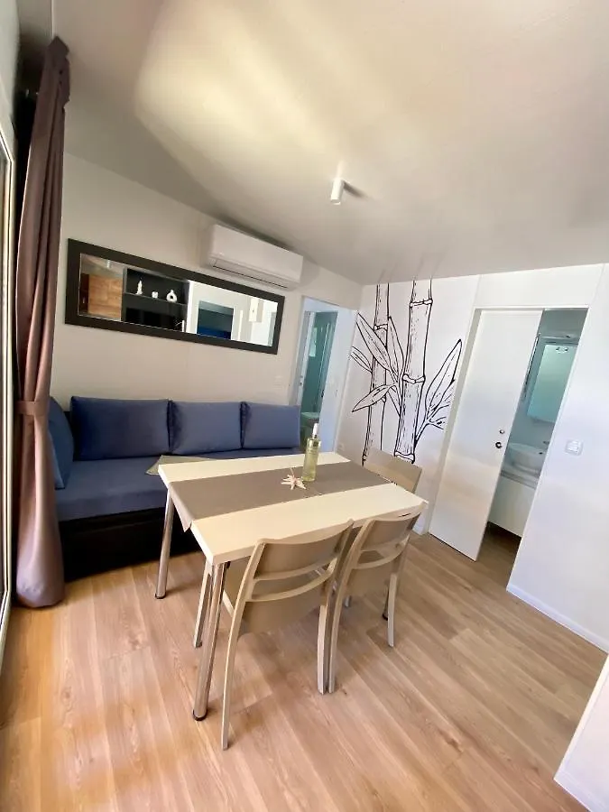**** Kemp Mobile Homes Malu Biograd Na Moru Chorvatsko